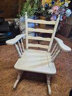 Witte houten schommelstoel babykamer, Huis en Inrichting, Stoelen, Gebruikt, Wit, Ophalen of Verzenden, Eén