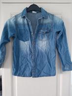 Nieuwe blauwe jongens spijkerblouse 134, Ophalen of Verzenden, Nieuw, Jongen, Overhemd of Blouse