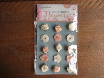 Scrapbook flowers van Hobby Flora  - rozenknopjes beschikbaar voor biedingen