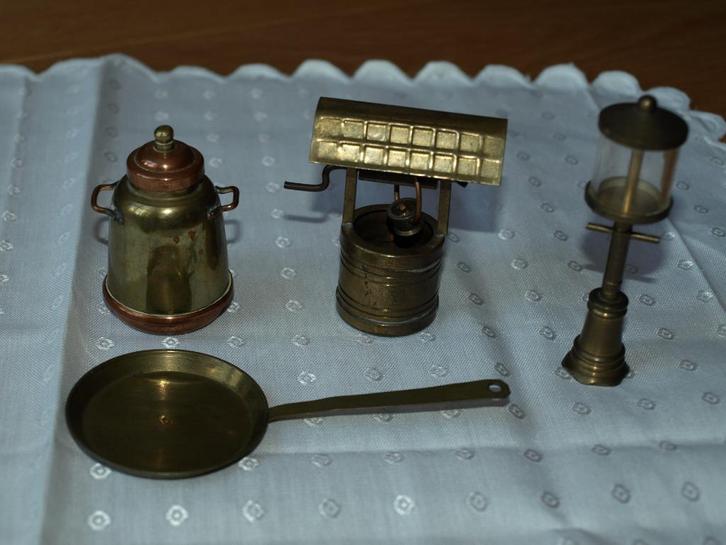 GROTE EN IETS KLEINERE KOPEREN MINIATUREN, Antiek en Kunst, Antiek | Koper en Brons, Koper, Ophalen of Verzenden
