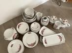 Mooi service. 10 personen, Huis en Inrichting, Keuken | Servies, Ophalen, Zo goed als nieuw, Overige stijlen, Porselein