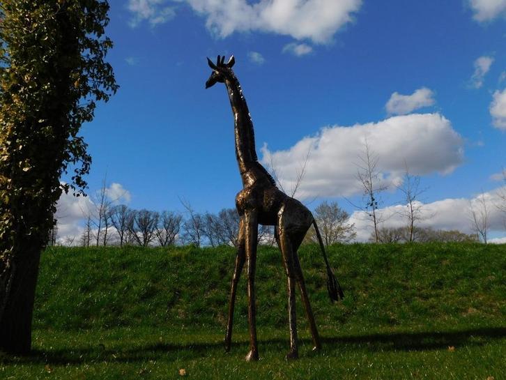 Giraffe Malaika - 290 cm - Handgemaakt, Tuin en Terras, Tuinbeelden, Nieuw, Engelenbeeld, Metaal, Ophalen of Verzenden
