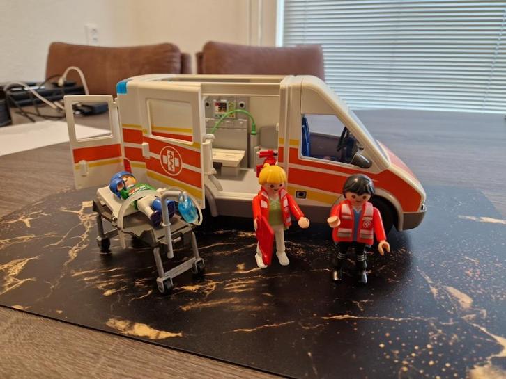 Playmobil ambulance (6685), Kinderen en Baby's, Speelgoed | Playmobil, Zo goed als nieuw, Complete set, Ophalen