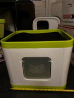 Kattenbak vierkant wit met groen en ligplaats (47cm x 39cm), Dieren en Toebehoren, Ophalen, Gebruikt, Gesloten