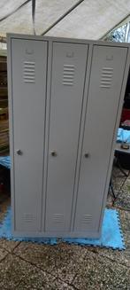Metalen Locker Kast - 3 Deuren, Ophalen, Zo goed als nieuw, Industrieel