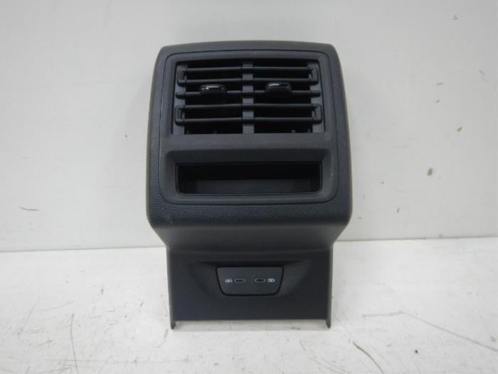 VW Golf 8 Middenconsole Armsteun Achterzijde USB C, Auto-onderdelen, Interieur en Bekleding, Gebruikt, Ophalen