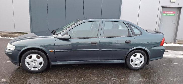 Opel Vectra 1.8 I 16V SDN 2002 apk feb 2027! Groen topper!!!, Auto's, Mercedes-Benz, Bedrijf, Te koop, ABS, Airbags, Airconditioning