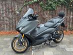 Yamaha T-Max 560 Tech Max - Alle opties - Akrapovic, Motoren, Motoren | Yamaha, Handvatverwarming, 562 cc, Bedrijf, Minimaal motorrijbewijs A2