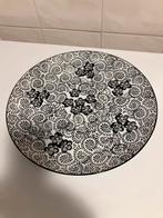 Z.g.a.n/groot wit bord zwart gebloemd/30 cm, Huis en Inrichting, Ophalen of Verzenden, Zo goed als nieuw, Bord(en), Overige stijlen
