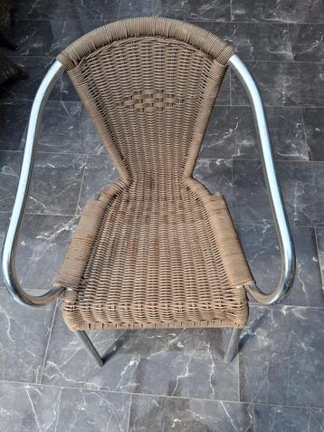 Rotan Stoel met Metalen Frame beschikbaar voor biedingen