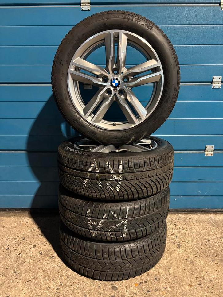 Originele BMW X1 F48 X2 F39 - 18 Inch set met Winterbanden, Auto-onderdelen, Banden en Velgen, Banden en Velgen, Winterbanden