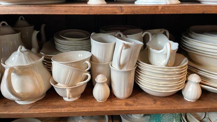 Wedgwood QUEENS PLAIN, Huis en Inrichting, Keuken | Servies, Kop(pen) en/of Schotel(s), Wedgwood, Porselein, Ophalen of Verzenden