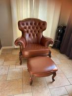 Klassieke Lederen Chesterfield Oor Fauteuil met Voetenbank, Huis en Inrichting, Fauteuils, Ophalen, Gebruikt, Hout, 75 tot 100 cm