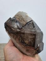 Schitterende elestial rookkwarts kristallen op lichte matrix, Ophalen of Verzenden, Mineraal