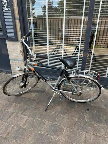 Fiets fietsen gazellle beschikbaar voor biedingen