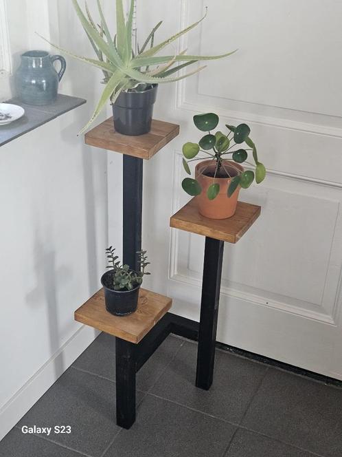 Bijzettafel met 3 niveaus, Huis en Inrichting, Tafels | Bijzettafels, Nieuw, Rechthoekig, 60 cm of meer, Minder dan 55 cm, Hout