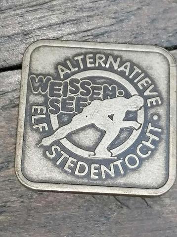 Elf Stedentocht Weissensee pin 1996 van zilver  beschikbaar voor biedingen