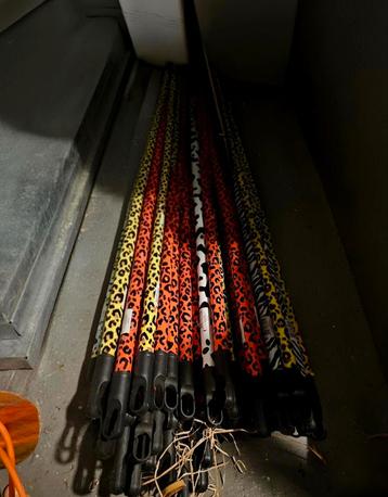 Partij bezem/dweil stokken div kleuren beschikbaar voor biedingen