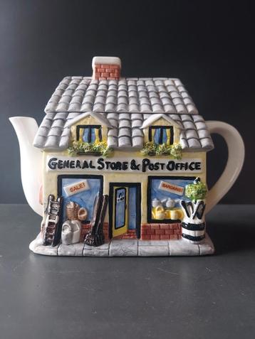 The Village theepot “General Store & Post Office beschikbaar voor biedingen