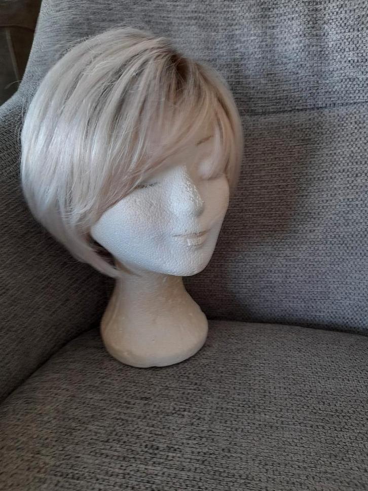Lichtblonde Lace Front Pruik - Modess, Sieraden, Tassen en Uiterlijk, Uiterlijk | Haarverzorging, Zo goed als nieuw, Pruik of Haarverlenging