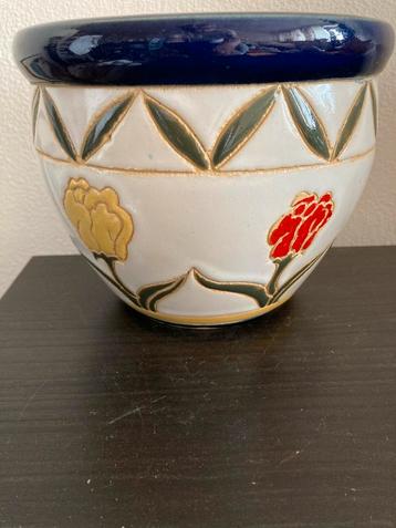 Aardewerk Bloempot met Tulpen Decoratie beschikbaar voor biedingen