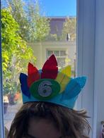 Vilten verjaardagskroon met veren  (duurzaam 1 tot 6 jaar), Ophalen of Verzenden, Gebruikt, Hoed of Pruik, Verjaardag