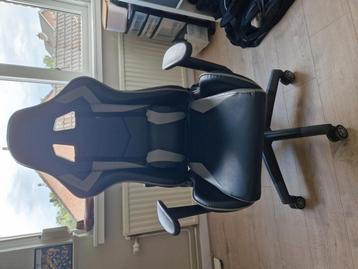 Bureau/game stoel  beschikbaar voor biedingen