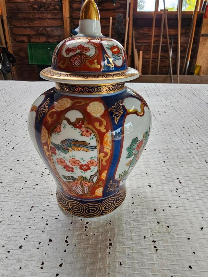 Handbeschilderd Japans Vaasje met Deksel - 18cm, Antiek en Kunst, Antiek | Vazen, Ophalen of Verzenden