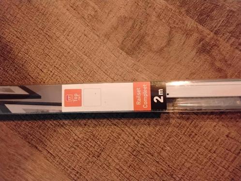 Ophangrails voor schilderijen etc. 2 meter lang., Huis en Inrichting, Woonaccessoires | Overige, Nieuw, Ophalen