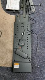 Elektrische tv lift, Ophalen