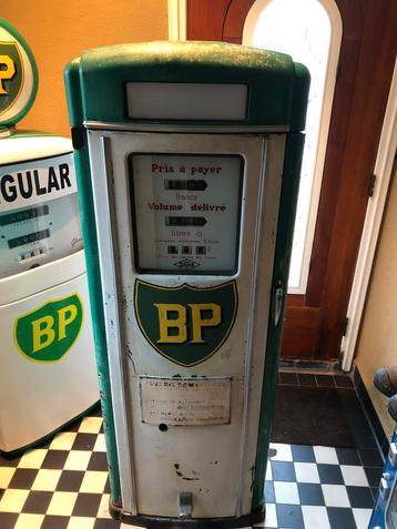 Te koop oude benzine pomp van bp beschikbaar voor biedingen