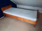 Te koop 1 persoonsbed inclusief matras 90 x 210, Ophalen, 90 cm, Eenpersoons, Bruin