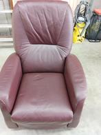 Sta op stoel bordeaux rood, Huis en Inrichting, Fauteuils, Ophalen, Gebruikt, Leer