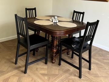 Ikea zwarte houten stoelen (set van 4) beschikbaar voor biedingen