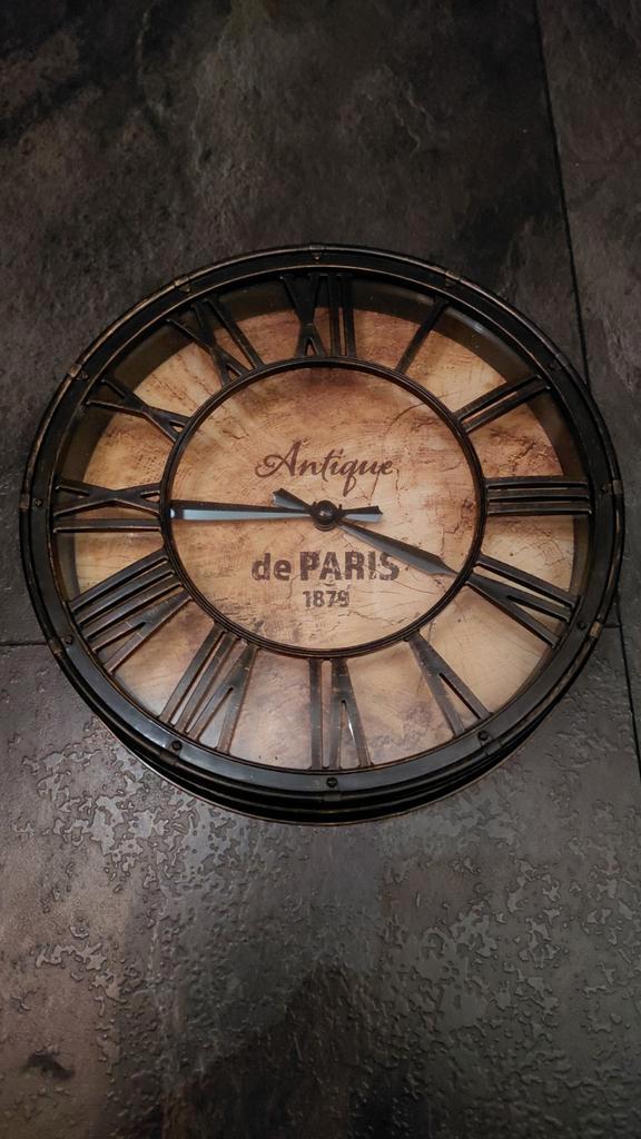 Antieke Wandklok 'Antique de Paris', Huis en Inrichting, Woonaccessoires | Klokken, Gebruikt, Wandklok, Analoog, Ophalen of Verzenden