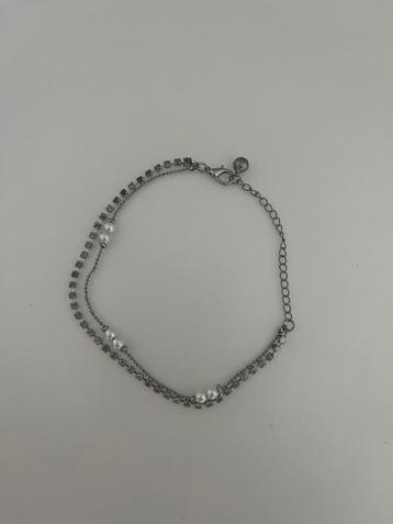 Zilver enkelbandje beschikbaar voor biedingen