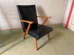 Vintage Zwarte Stoel met Houten Armleuningen, Huis en Inrichting, Stoelen, Ophalen, Gebruikt, Zwart, Eén