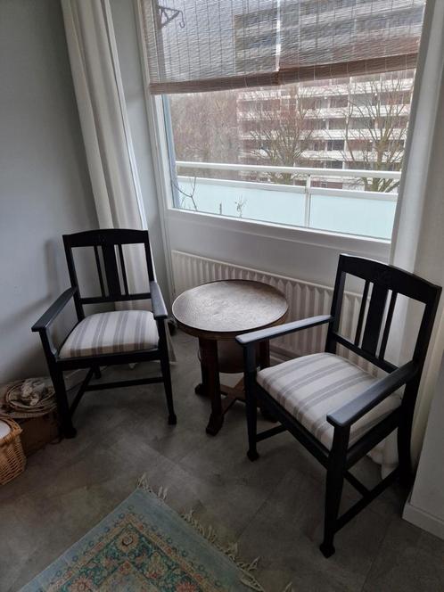 2 antieke stoelen eetkamerstoelen en tafel met koperenblad., Antiek en Kunst, Antiek | Meubels | Stoelen en Banken, Ophalen