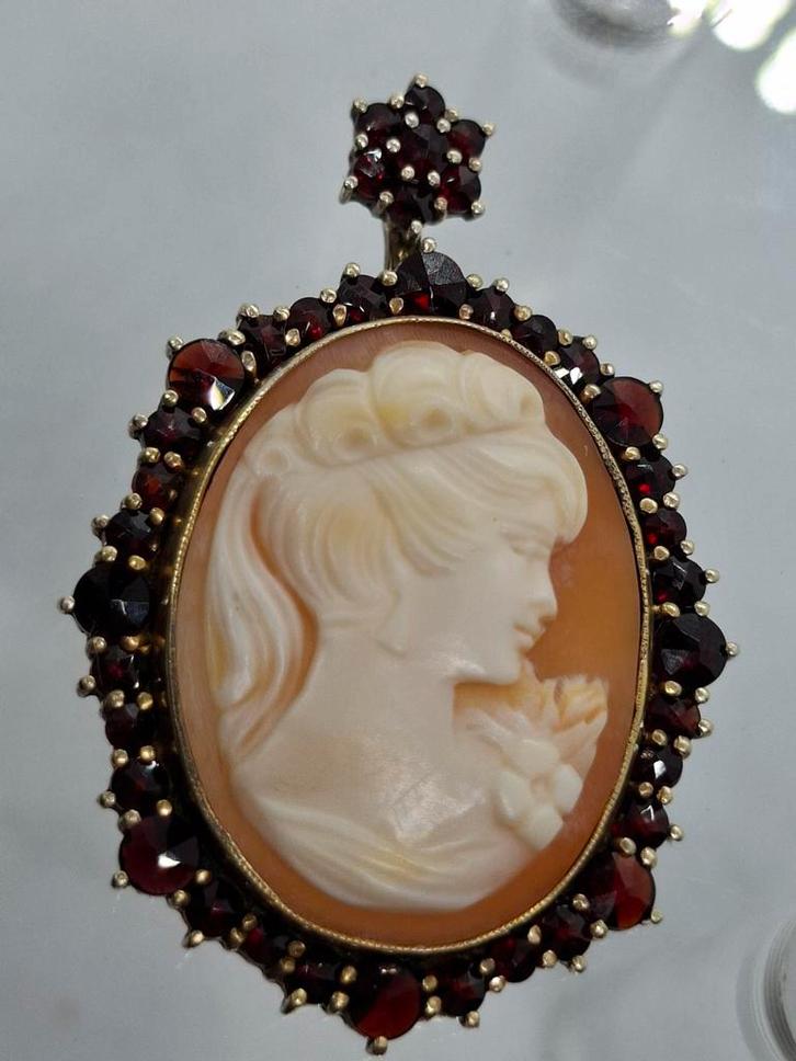 Zilveren vergulde camee hanger met granaat, Sieraden, Tassen en Uiterlijk, Kettinghangers, Zilver, Rood, Overige voorstellingen