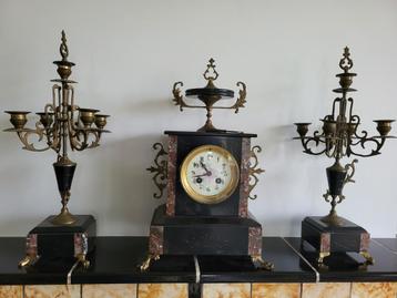 Antiek pendule set met kandelaars  beschikbaar voor biedingen
