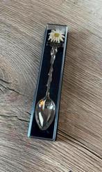 Zermatt (koffie) lepeltje met kleurige bloem, Ophalen of Verzenden, Zo goed als nieuw, Metaal, Bestek