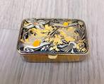 Damascene gouden bloem & vogels pillendoos, Midas, Antiek en Kunst, Curiosa en Brocante, Ophalen of Verzenden