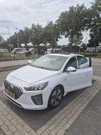 Hyundai IONIQ 1.6 GDI Blue HEV 141 pk DCT 2019 Wit, Auto's, Hyundai, 74 €/maand, 750 kg, Parkeerassistent, Wit