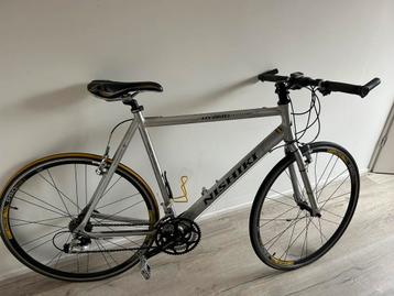 Racefiets (2 nieuwe spaken nodig) beschikbaar voor biedingen