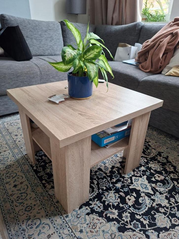 Gratis Mooie Salontafel - Praktisch en Stijlvol!, Huis en Inrichting, Tafels | Salontafels, Gebruikt, Minder dan 50 cm, 50 tot 100 cm