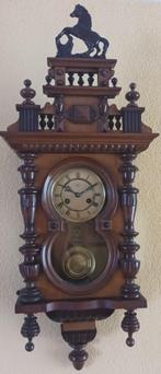 Notenhouten paardjesklok (regulateur) van Junghans., Antiek en Kunst, Ophalen