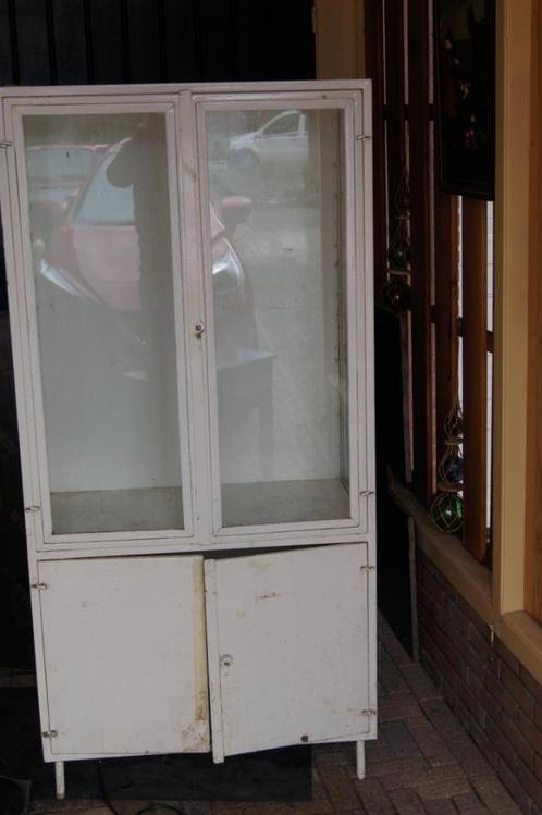 Medische kast   (( 50e jaren virige Eeuw, Huis en Inrichting, Kasten | Vitrinekasten, Gebruikt, Glas, Metaal, Ophalen of Verzenden