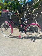 B-Twin 20 inch meisjesfiets + helm, Fietsen en Brommers, Fietsen | Meisjes, Ophalen, B’twin, Versnellingen, Zo goed als nieuw