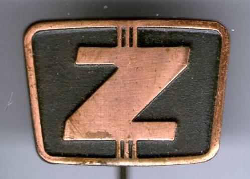 ZASTAVA koperkleurig auto speldje ( D_199 ), Verzamelen, Speldjes, Pins en Buttons, Zo goed als nieuw, Speldje of Pin, Transport