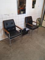 vintage fauteuils mid century met teak armleuning, Huis en Inrichting, Stoelen, Twee, Ophalen of Verzenden, Bruin, Zo goed als nieuw